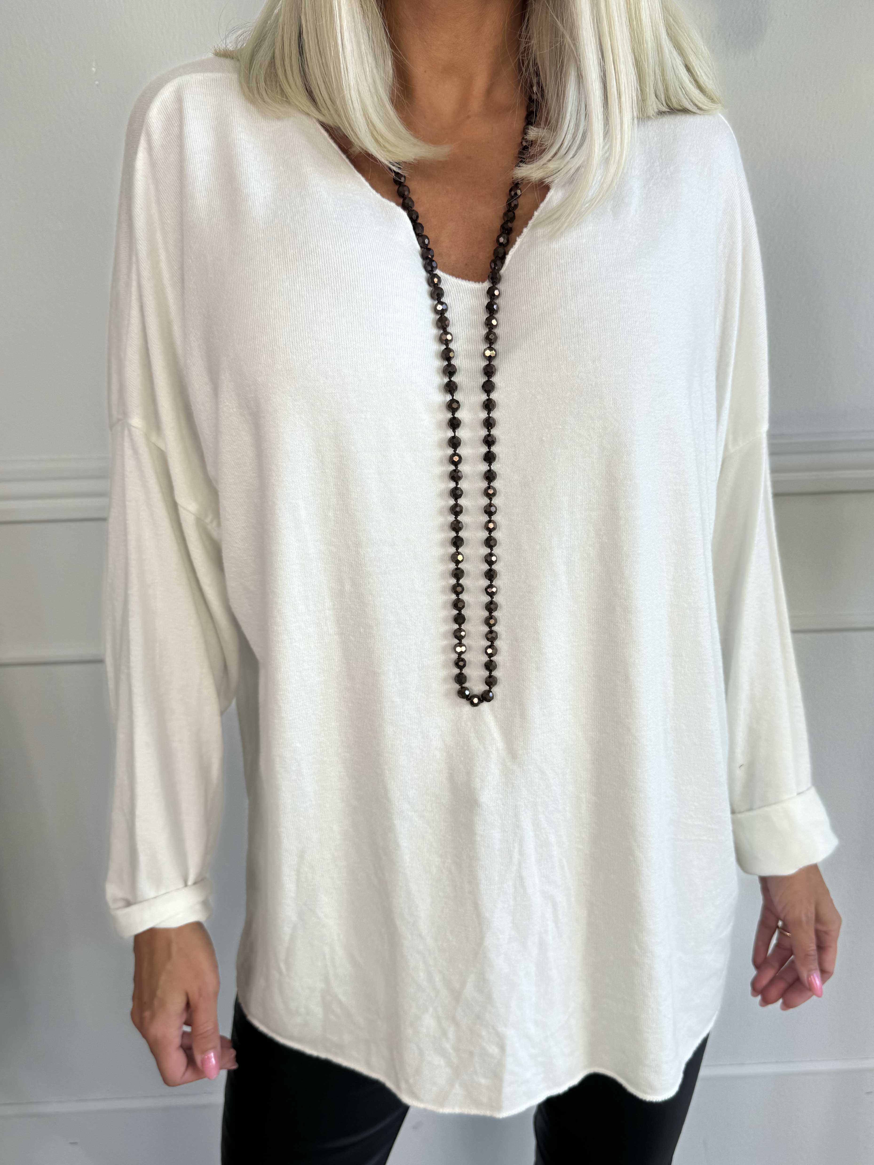 Djamila - Blus i mjuk viskos med v-ringning